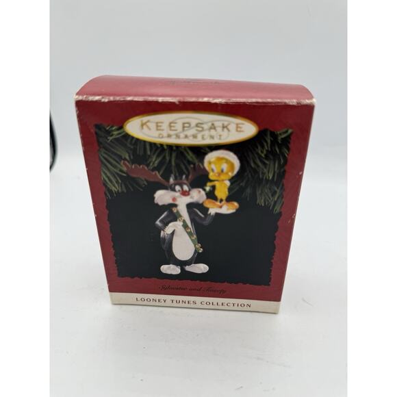 Looney Tunes Hallmark Keepsake Sylvester and Tweety Ornament In Box - Picture 1 of 4
